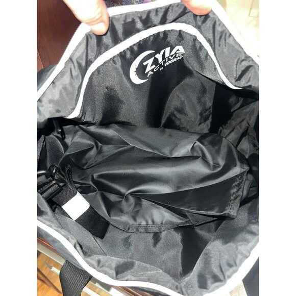 New Zyia Active Black Duffel Gym Bag With Adjustable Strap & Multiple Compartmen - Picture 4 of 11